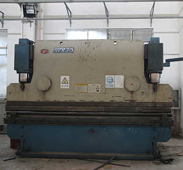 數(shù)控折彎機.jpg 數(shù)控折彎機.jpg